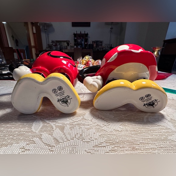 Disney Mickey and Minnie Ceramic footed pedestal mug/bowls from Disney World - Picture 9 of 14